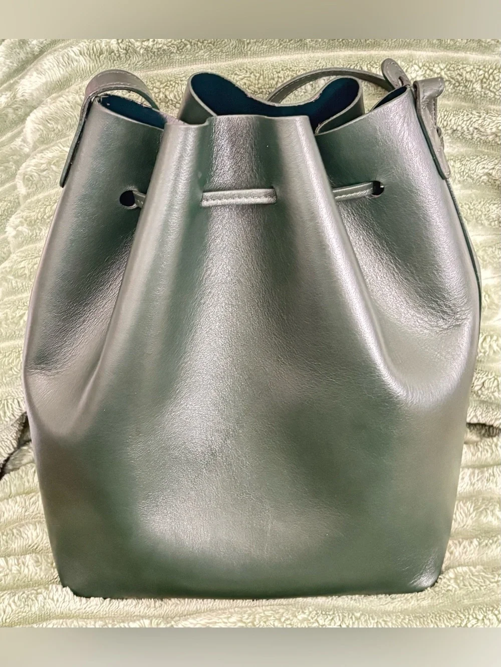 MANSUR GAVRIEL LG LEATHER GREEN CROSSBODY/BUCKET BAG